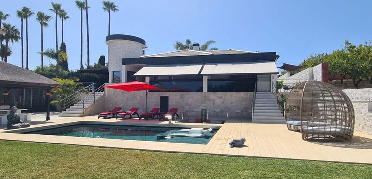 listing card gallery