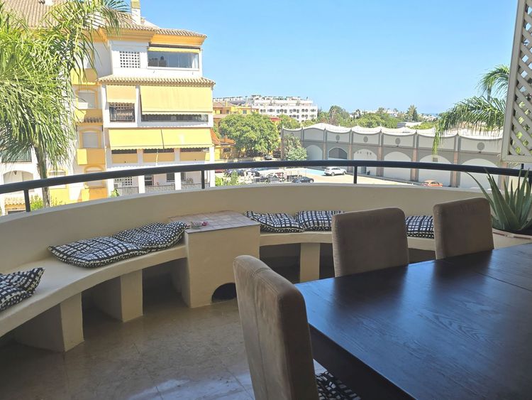 Apartment | Resale in The Golden Mile in The Golden Mile, Costa del Sol - Photo 4