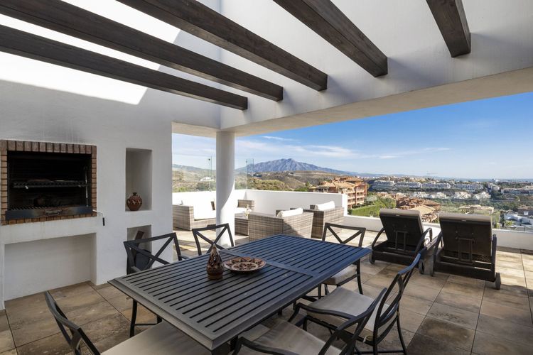 Penthouse | Resale in New Golden Mile in New Golden Mile, Costa del Sol - Photo 2