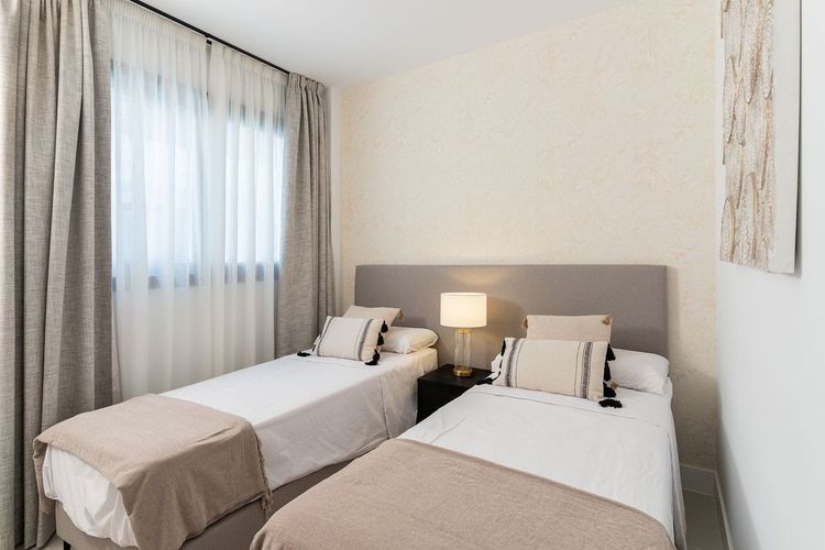 Apartment | Resale in Fuengirola in Fuengirola Others, Costa del Sol - Photo 5