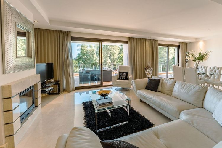 Apartment | Resale in La Quinta in La Quinta, Costa del Sol - Photo 2