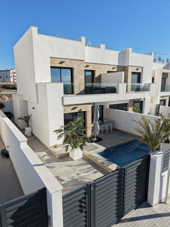 House | Resale in Los Montesinos in Los Montesinos, Costa Blanca - Photo 5