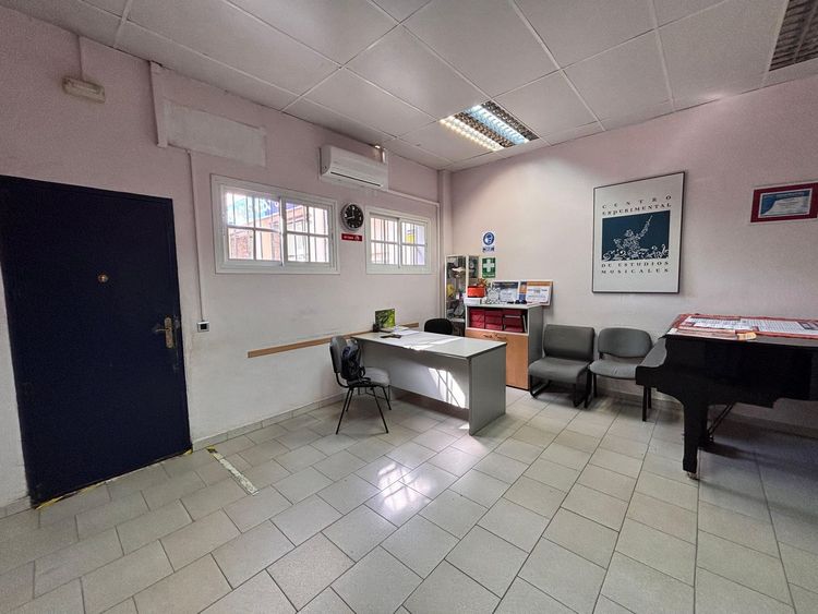 listing card gallery