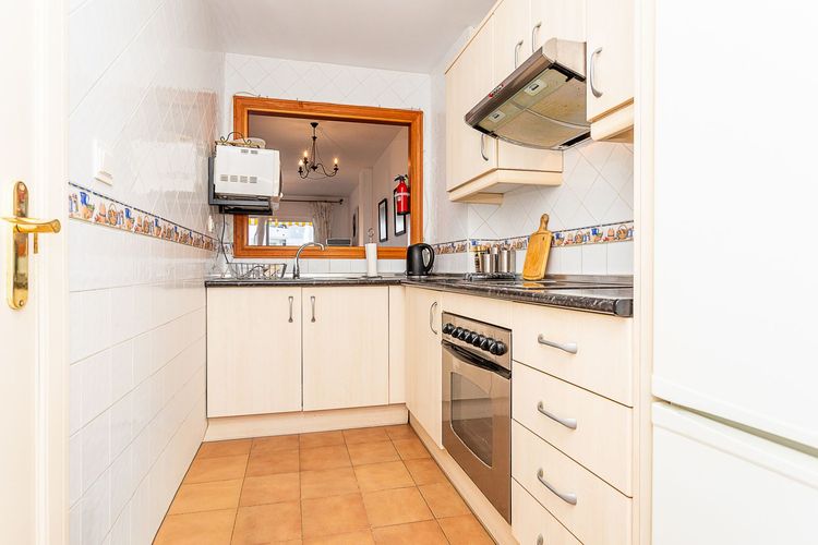 Apartment | Resale in Calahonda in Calahonda, Costa del Sol - Photo 3