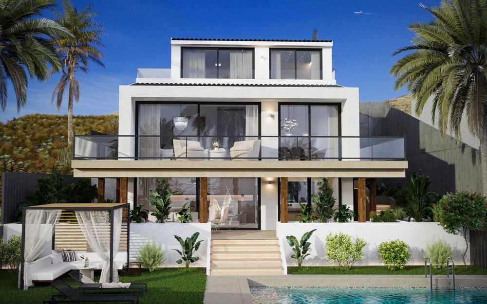 House | Resale in Nueva Andalucía in Nueva Andalucía Others, Costa del Sol - Main property photo