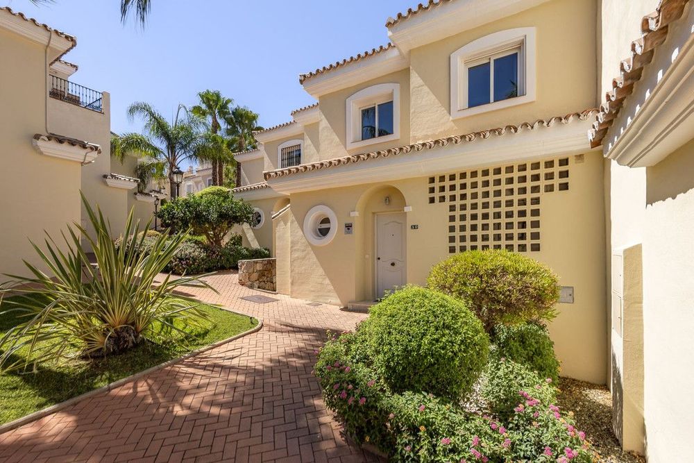 House | Resale in Alhaurin Golf in Alhaurin Golf, Costa del Sol - Main property photo