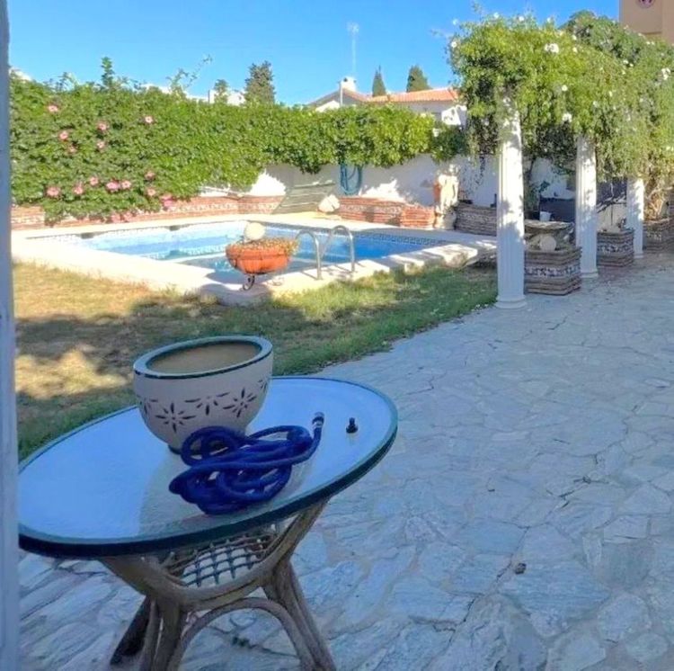 House | Resale in Playamar in Playamar, Costa del Sol - Photo 2