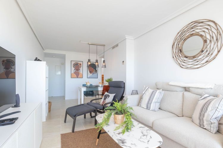 Apartment | Resale in Estepona in Estepona, Costa del Sol - Photo 4