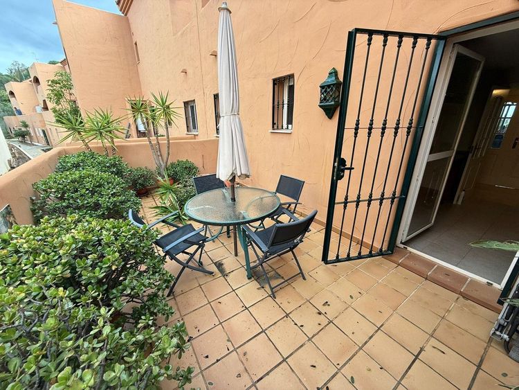 Apartment | Resale in Marbella in Marbella Others, Costa del Sol - Photo 3