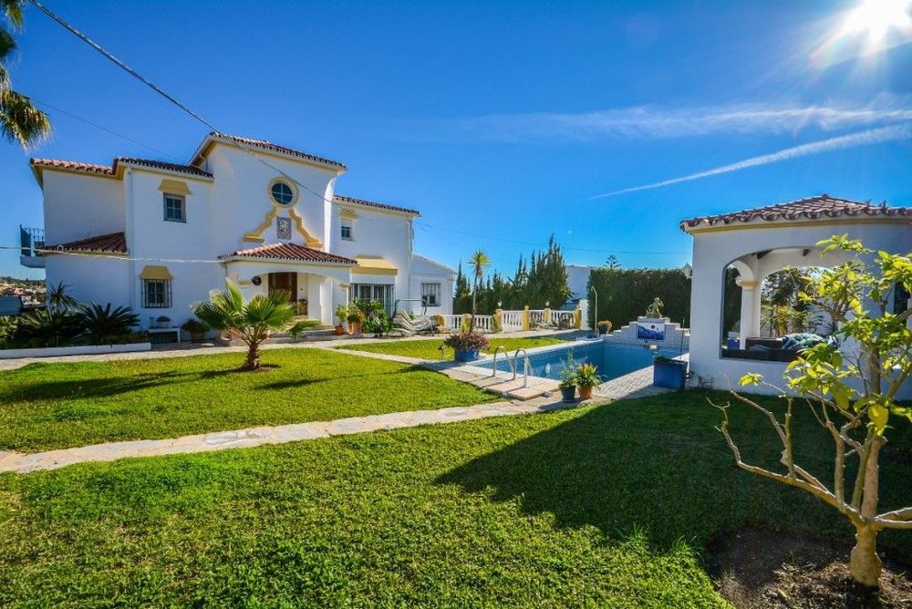House | Resale in Estepona in Estepona, Costa del Sol - Main property photo