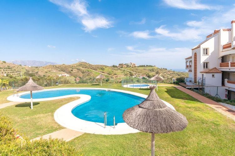 Apartment | Resale in Calahonda in Calahonda, Costa del Sol - Photo 5