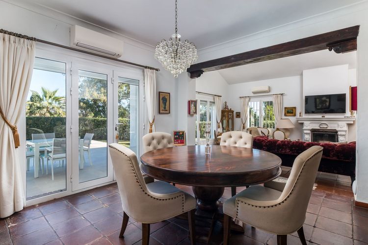 House | Resale in Benahavís in Benahavís Others, Costa del Sol - Photo 5