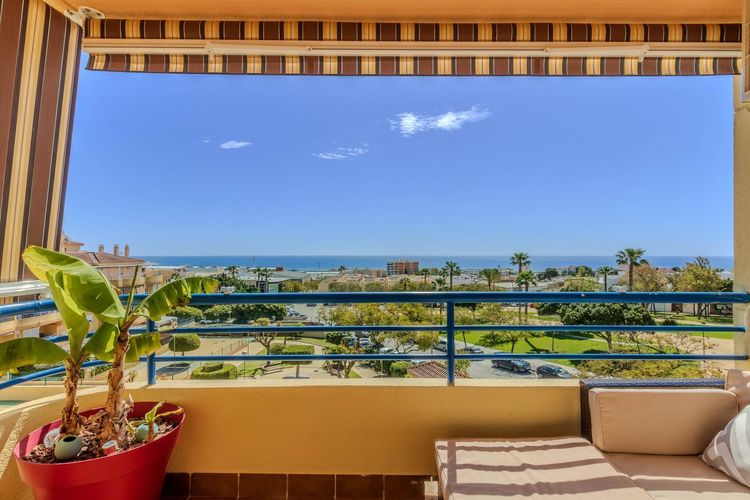 Apartment | Resale in El Pinillo in El Pinillo, Costa del Sol - Photo 2