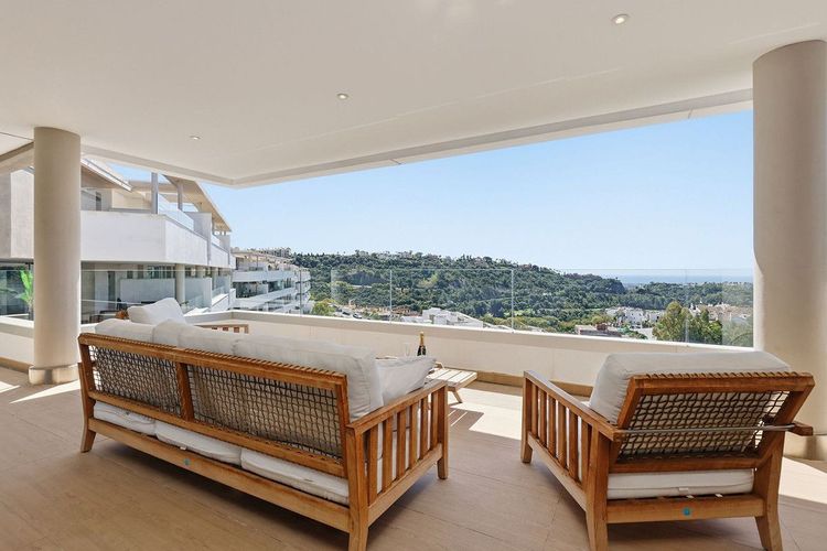 Penthouse | Resale in Benahavís in Benahavís Others, Costa del Sol - Photo 4