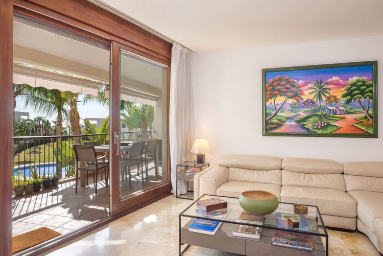 Apartment | Resale in Altos de los Monteros in Altos de los Monteros, Costa del Sol - Photo 3