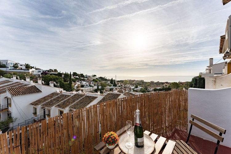Apartment | Resale in La Capellania in La Capellania, Costa del Sol - Photo 2