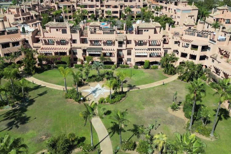 Apartment | Resale in Hacienda del Sol in Hacienda del Sol, Costa del Sol - Photo 2