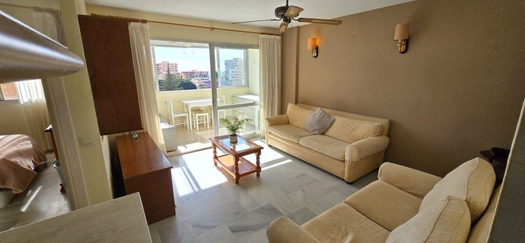 Apartment | Resale in Benalmadena Costa in Benalmadena Costa, Costa del Sol - Photo 5