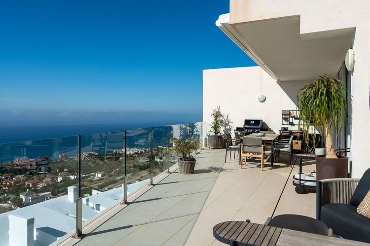 Penthouse | Resale in Benalmadena Pueblo in Benalmadena Pueblo, Costa del Sol - Photo 4