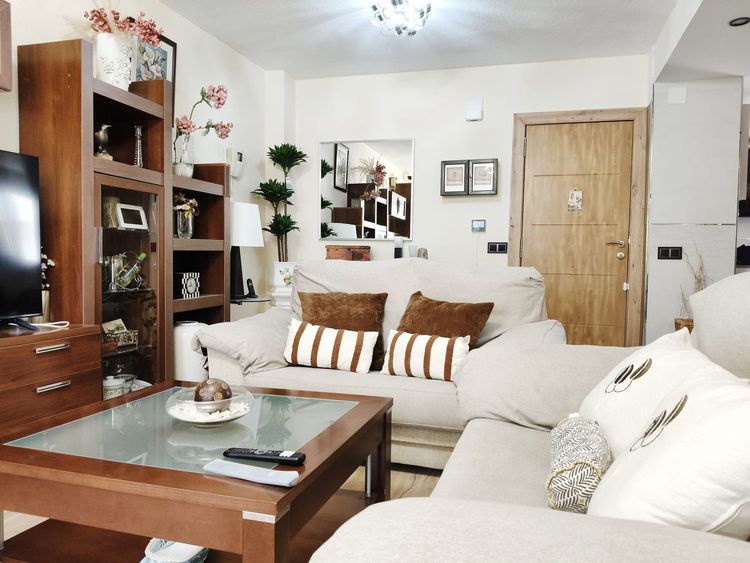 listing card gallery