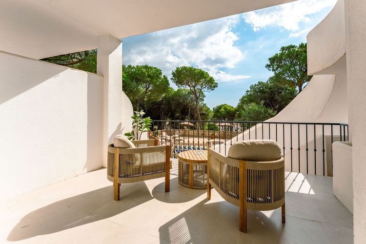Apartment | Resale in Aloha in Aloha, Nueva Andalucía, Costa del Sol - Photo 4