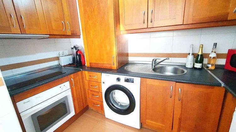 Apartment | Resale in Los Pacos in Los Pacos, Costa del Sol - Photo 4