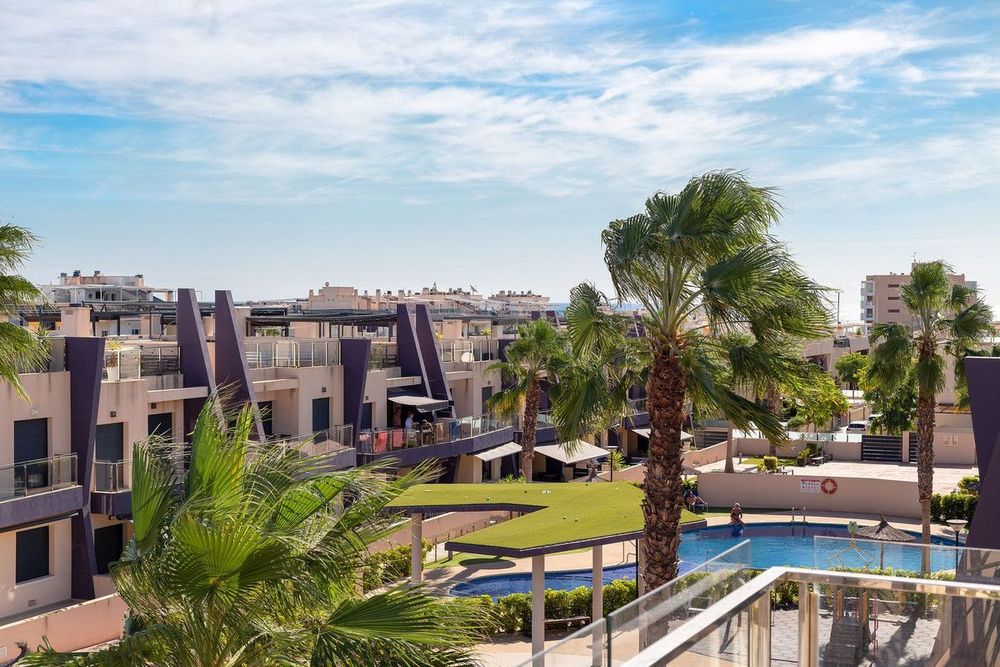 Penthouse | Resale in Mil Palmeras in Mil Palmeras, Costa Blanca - Main property photo