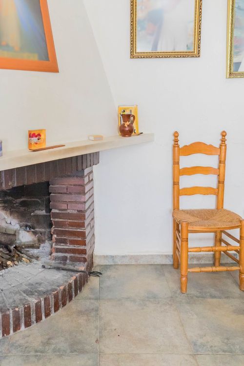 House | Resale in Tolox in Tolox, Costa del Sol - Photo 5