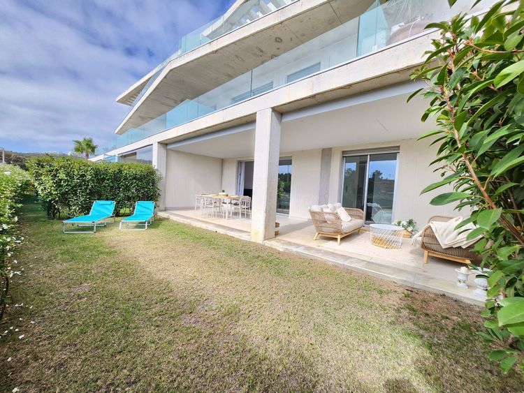 Apartment | Resale in Estepona in Estepona, Costa del Sol - Photo 4