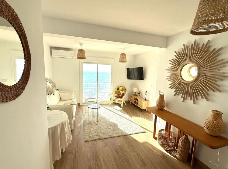 Apartment | Resale in Calahonda in Calahonda, Costa del Sol - Photo 2