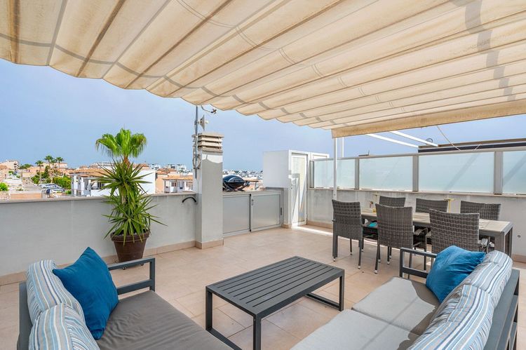 House | Resale in Punta Prima in Punta Prima, Costa Blanca - Photo 2