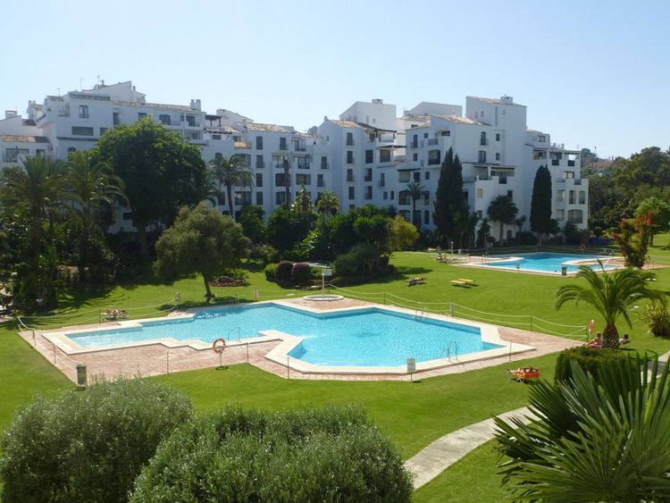 Apartment | Resale in Puerto Banús - Development photo 1
