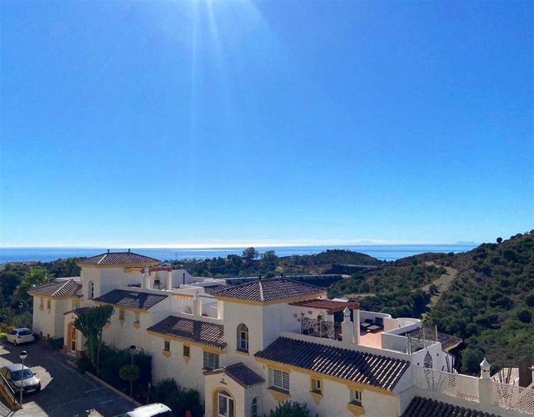 Apartment | Resale in Calahonda in Calahonda, Costa del Sol - Photo 4