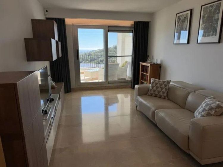 Apartment | Resale in Ojén in Ojén, Costa del Sol - Photo 4