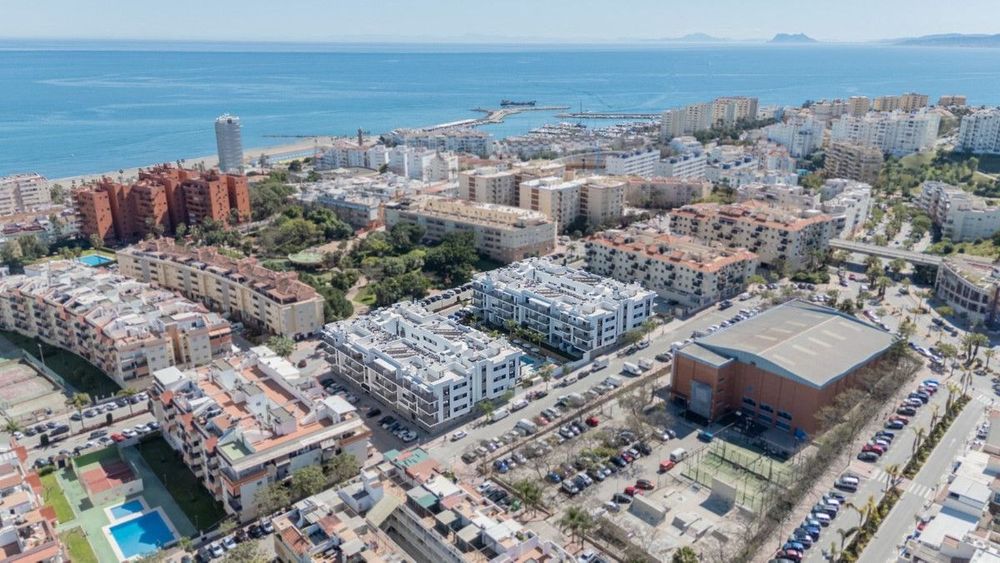 Apartment | Resale in Estepona in Estepona, Costa del Sol - Main property photo