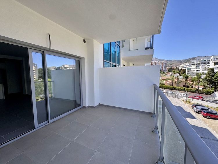 Apartment | Resale in Benalmadena Costa in Benalmadena Costa, Costa del Sol - Photo 4