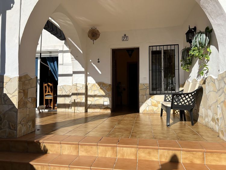 House | Resale in Nerja in Nerja, Costa del Sol - Photo 2