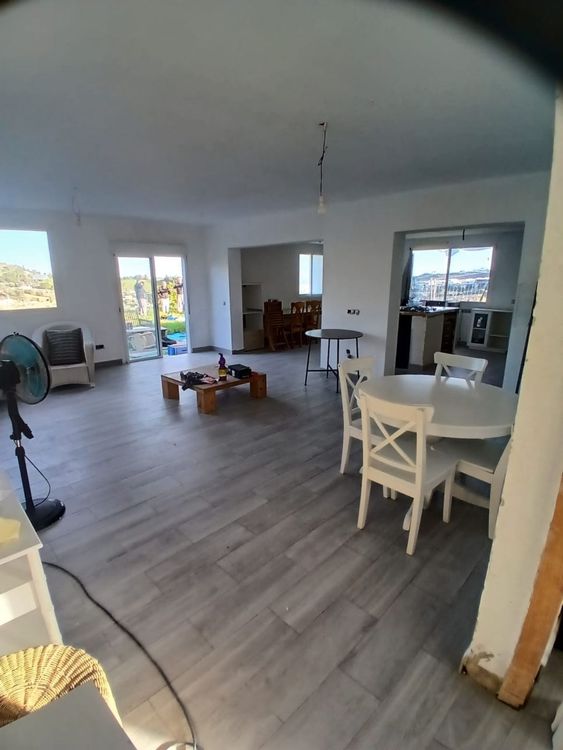 House | Resale in Estepona in Estepona, Costa del Sol - Photo 3
