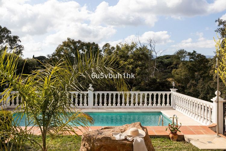 House | Resale in Elviria - Development photo 1