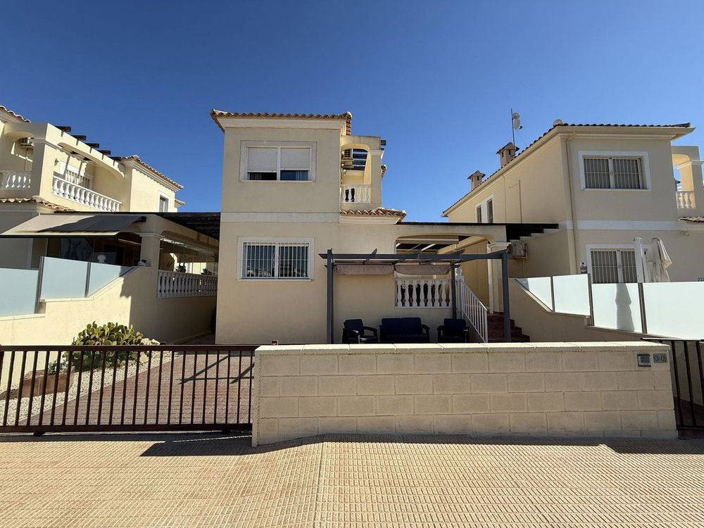 House | Resale in Lomas de Cabo Roig in Lomas de Cabo Roig, Orihuela Costa, Costa Blanca - Main property photo