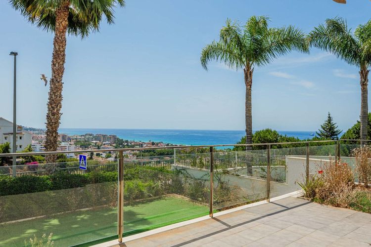 House | Resale in Málaga Este in Málaga Este, Costa del Sol - Photo 3