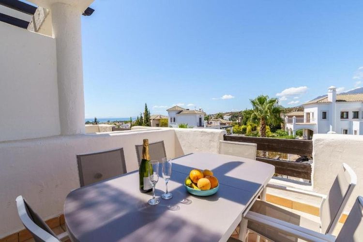 Penthouse | Resale in Estepona in Estepona, Costa del Sol - Photo 4
