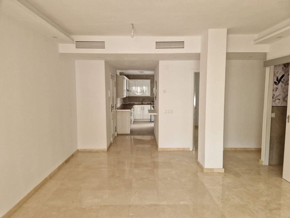 Apartment | Resale in Estepona in Estepona, Costa del Sol - Main property photo