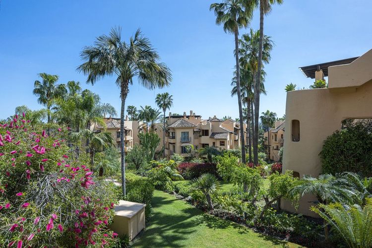 Apartment | Resale in Marbella in Marbella Others, Costa del Sol - Photo 3