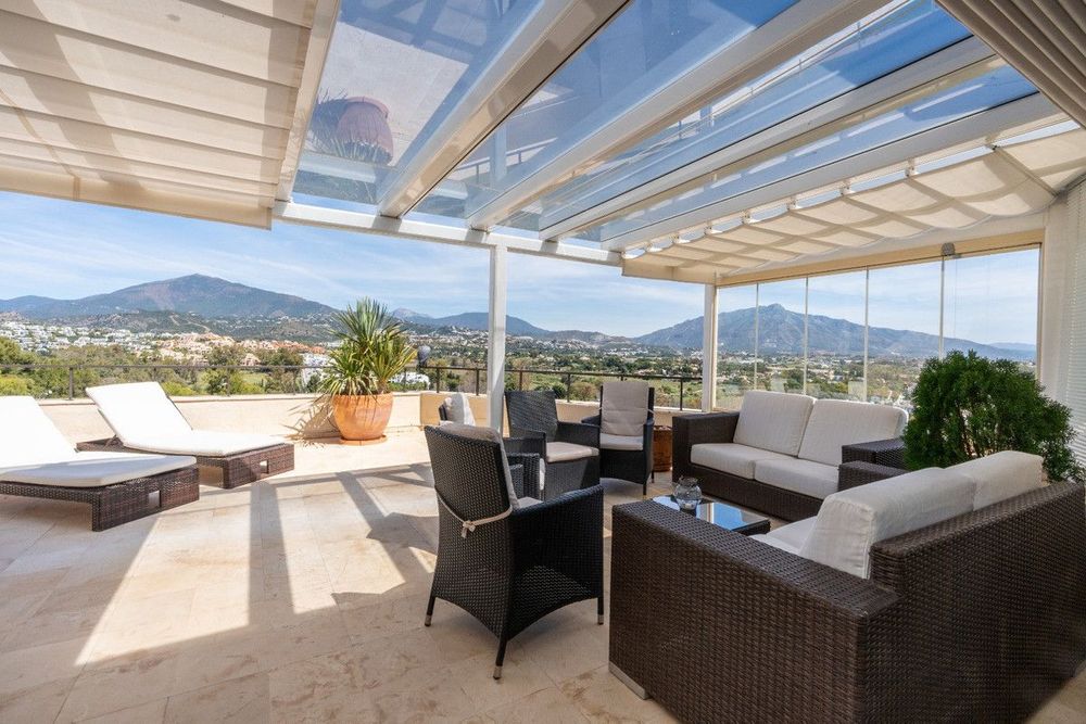 Penthouse | Resale in Estepona in Estepona, Costa del Sol - Main property photo