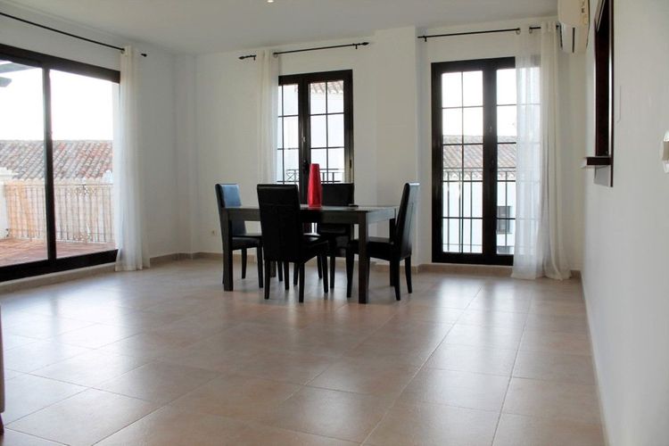 Penthouse | Resale in Altos de los Monteros in Altos de los Monteros, Costa del Sol - Photo 5