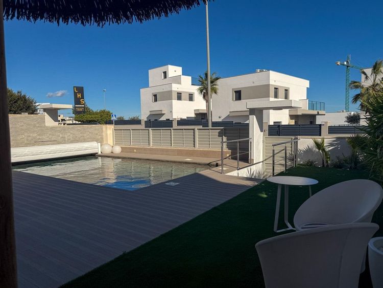 House | Resale in San Miguel de Salinas in San Miguel de Salinas, Costa Blanca - Photo 3