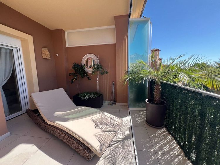 House | Resale in Ojén in Ojén, Costa del Sol - Photo 4