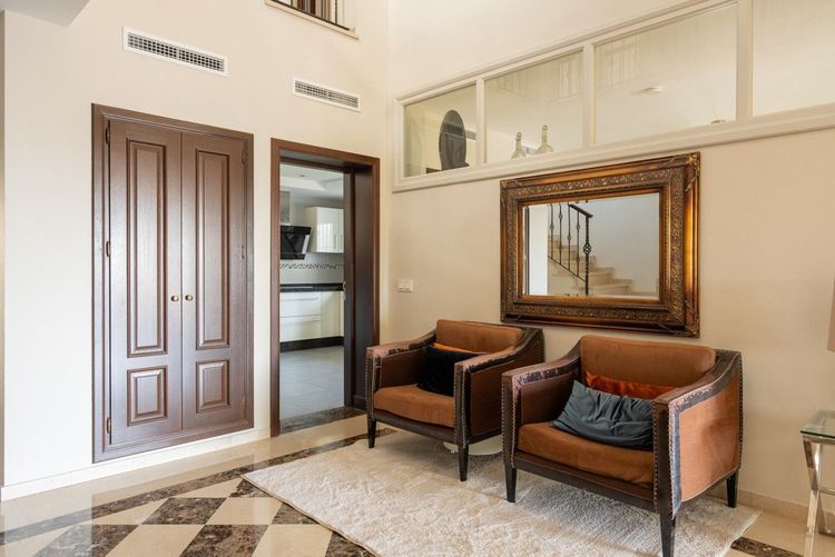 House | Resale in El Rosario in El Rosario, Costa del Sol - Photo 3