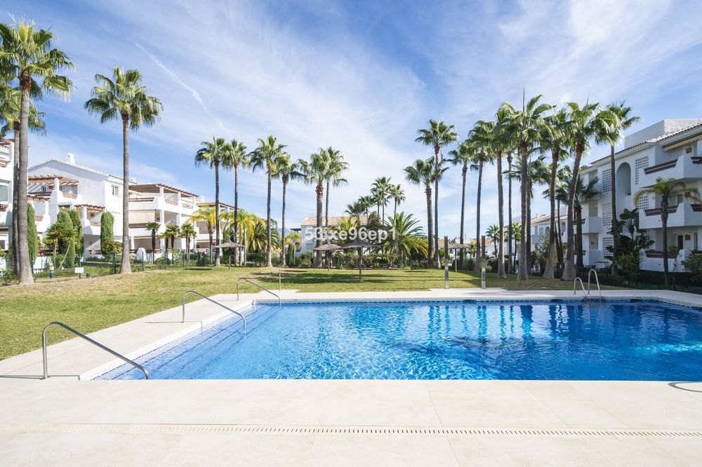 Apartment | Resale in Selwo in Selwo, Costa del Sol - Main property photo